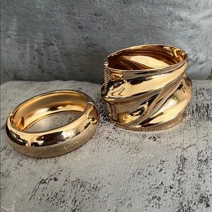 NWOT 2 ZARA Goldtone Hinged Bangle Bracelets Curvy and Sleek